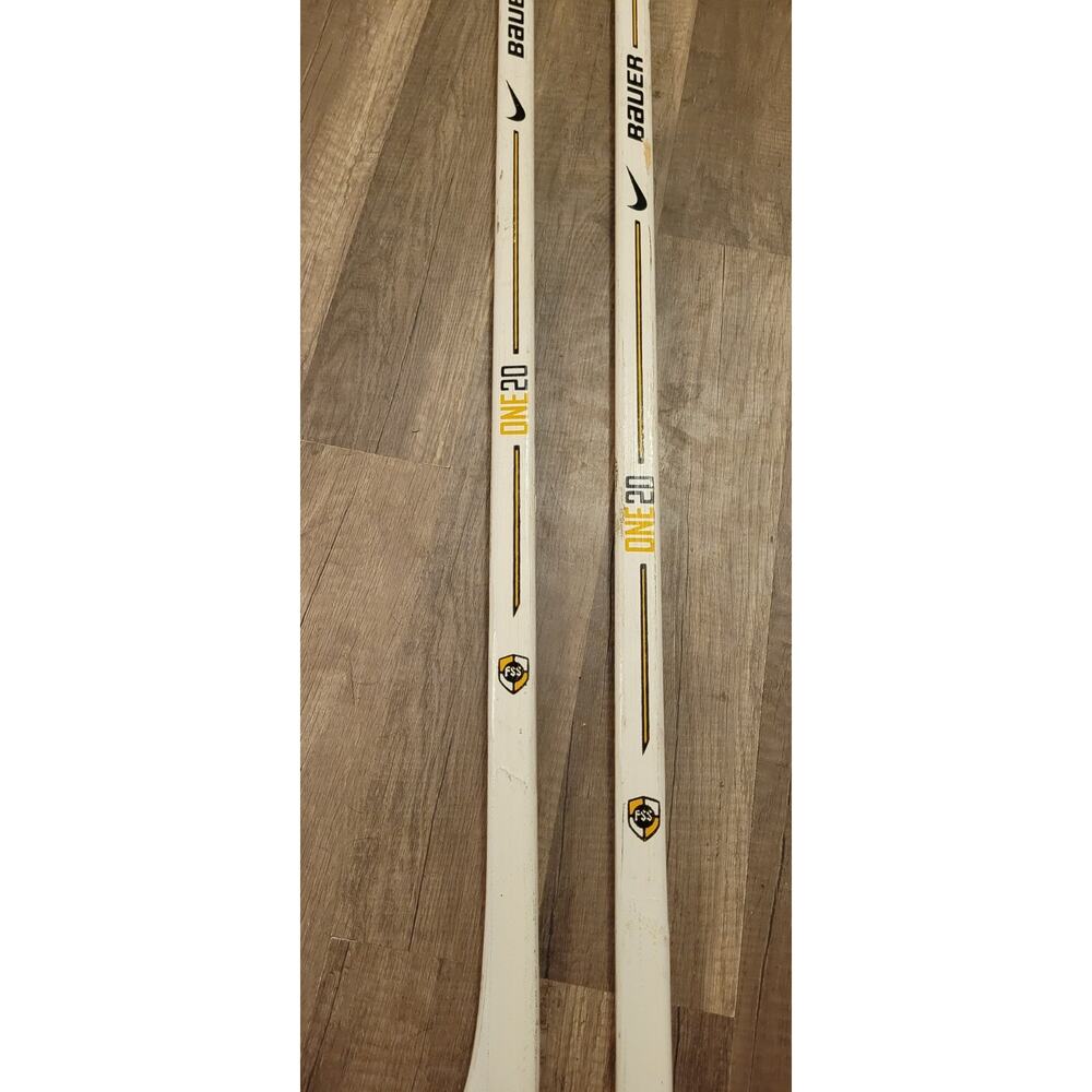 2 Vintage Bauer Nike One 20 Hockey Stick Right Handed Junior Flex 52 P92 Lindros - Picture 9 of 10
